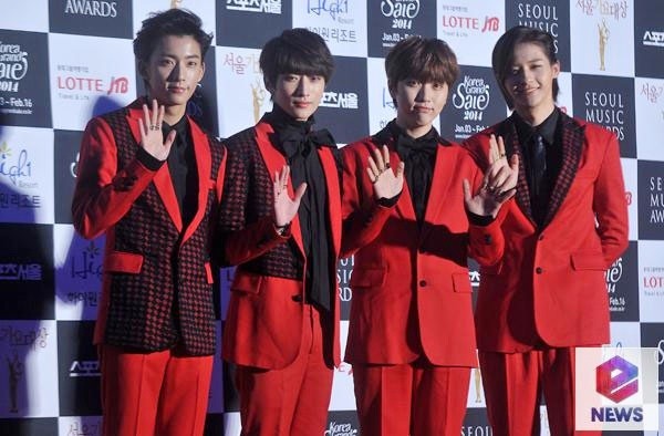 Gambar Foto B1A4 Hadir di Seoul Music Awards 2014