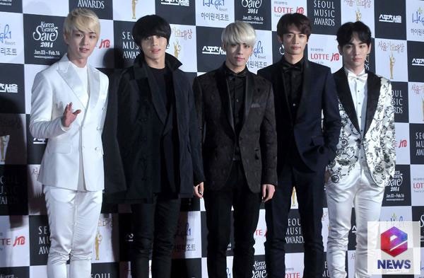 Gambar Foto SHINee Hadir di Seoul Music Awards 2014