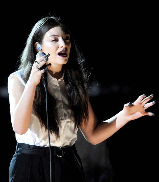 Gambar Foto Lorde di Panggung Grammy Awards 2014