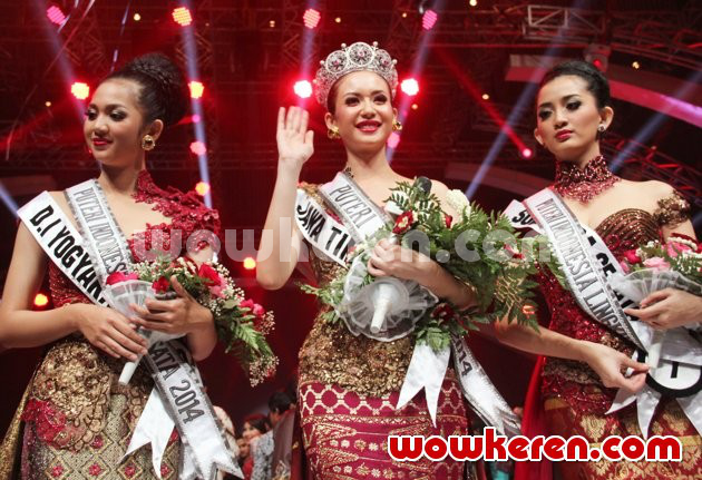 Gambar Foto Para Pemenang Putri Indonesia 2014 Saat Menemui Wartawan