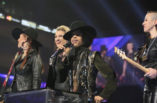 Gambar Foto Prince di BRIT Awards 2014