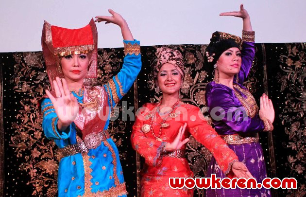 Gambar Foto Be3 Saat Tampil di Acara 'Sabana Rancak Sumateraku'