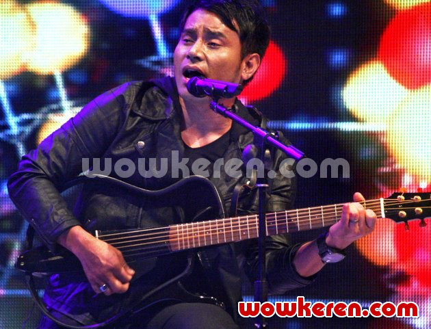 Gambar Foto Judika Tampil di Acara 'Simfoni Punggawa Cinta' MNCTV