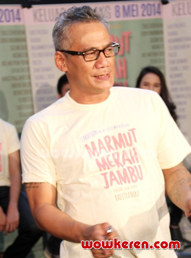 Gambar Foto Tio Pakusadewo di Premiere Film 'Marmut Merah Jambu'