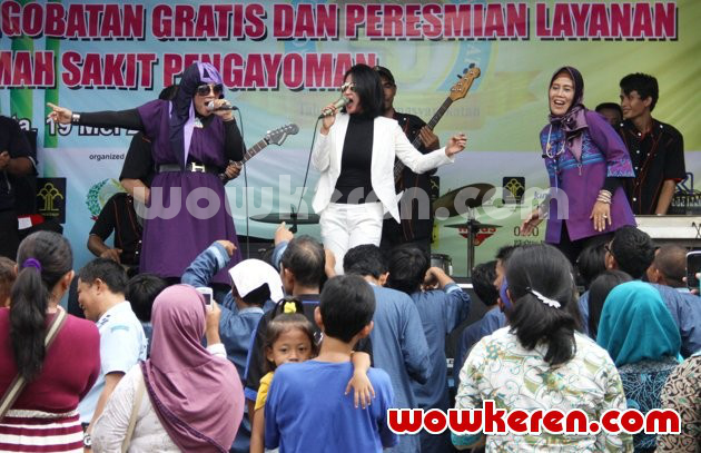 Gambar Foto Dewi Persik Saat Tampil di Rutan Cipinang, Jakarta