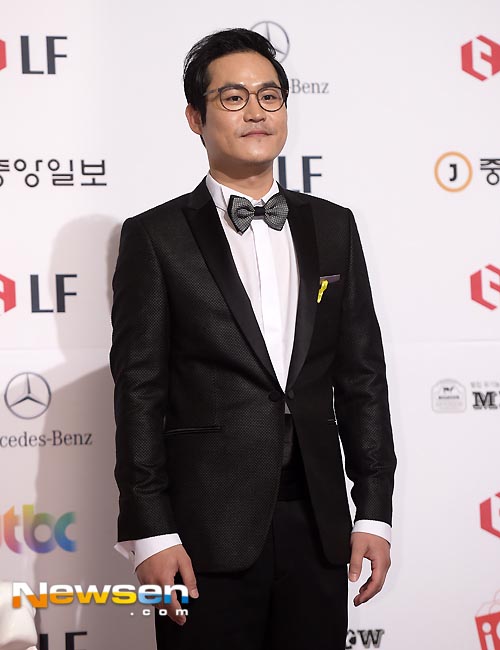 Gambar Foto Kim Sung Kyun di Red Carpet Baeksang Art Awards 2014