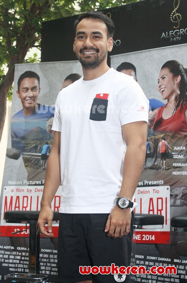 Foto Dimas Argoebie Di Gala Premier Film Mari Lari Foto 2 Dari 53