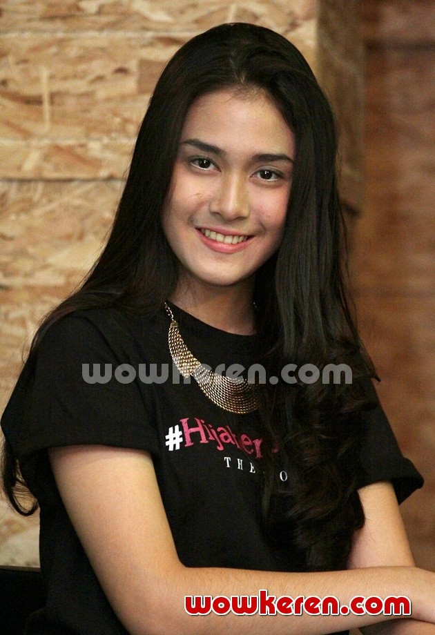 Foto Andania Suri di Konferensi Pers Film 'Hijabers in Love' - Foto 2