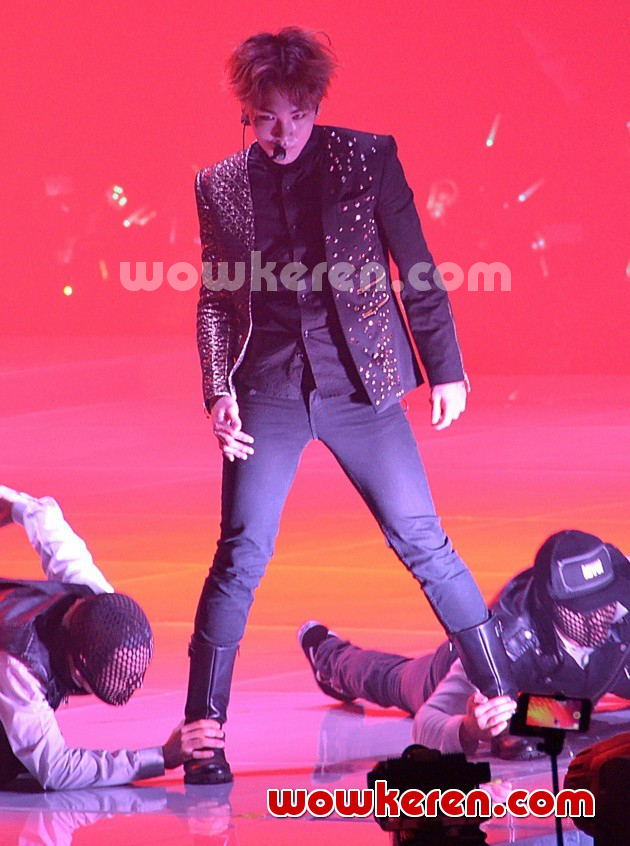 Gambar Foto Panampilan Key di Konser 'SHINee World III' Jakarta