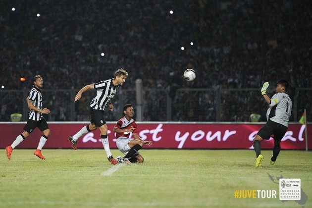 Gambar Foto Fernando Llorente Sumbang 3 Gol dalam Pertandingan Persahabatan Ini