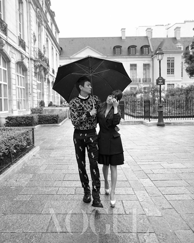 Gambar Foto Romantisnya Kang Dong Won dan Song Hye Kyo Pemotretan di Paris