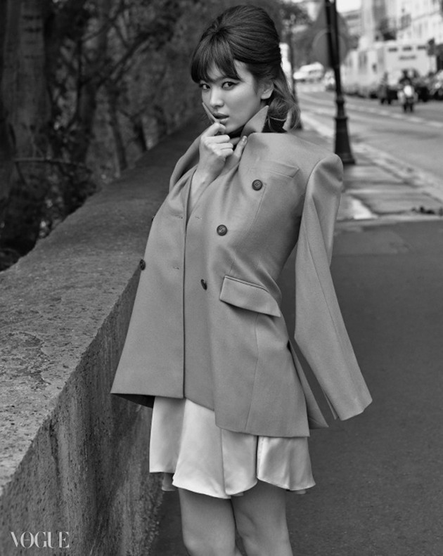 Gambar Foto Pose Song Hye Kyo di Majalah Vogue Edisi September 2014