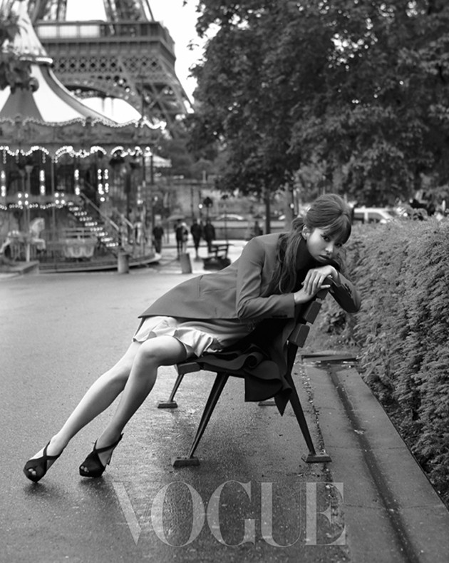 Gambar Foto Song Hye Kyo Saat Pemotretan di Paris, Perancis