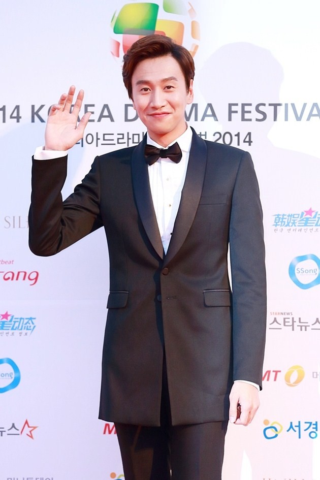 Gambar Foto Lee Kwang Soo di Red Carpet Korea Drama Awards 2014