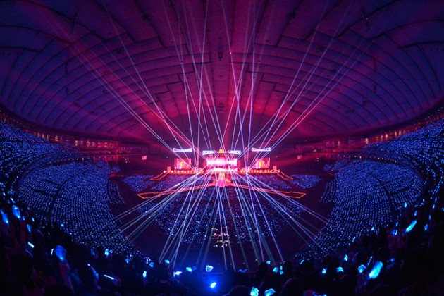 Gambar Foto Lautan Biru Safir ELF Penuhi Tokyo Dome, Jepang