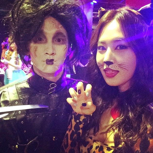 Gambar Foto Yuri Girls' Generation Saat Bersama Key SHINee di Pesta Halloween SM Entertainment