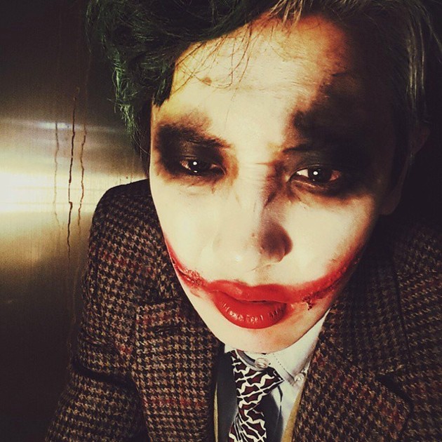 Gambar Foto Seramnya Chanyeol EXO Jadi Joker di Pesta Halloween SM Entertainment