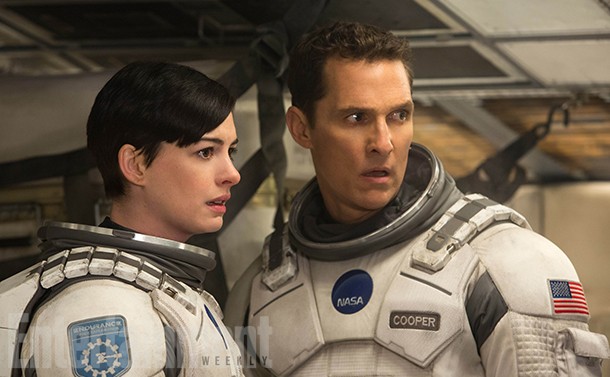 Gambar Foto Anne Hathaway dan Matthew McConaughey di Film 'Interstellar'