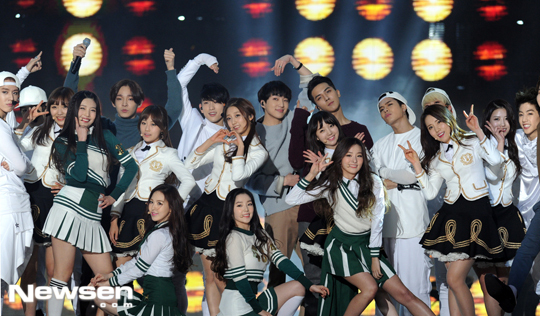 Gambar Foto Kolaborasi Winner, GOT7, Red Velvet dan Lovelyz di SBS Gayo Daejun 2014