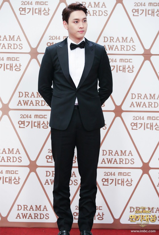 Gambar Foto Choi Tae Joon di Red Carpet MBC Drama Awards 2014
