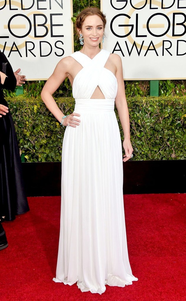 Gambar Foto Emily Blunt di Red Carpet Golden Globe Awards 2015