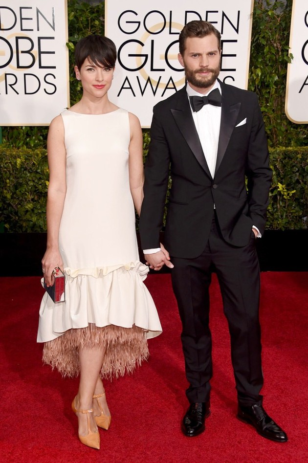 Gambar Foto Amelia Warner dan Jamie Dornan di Red Carpet Golden Globe Awards 2015