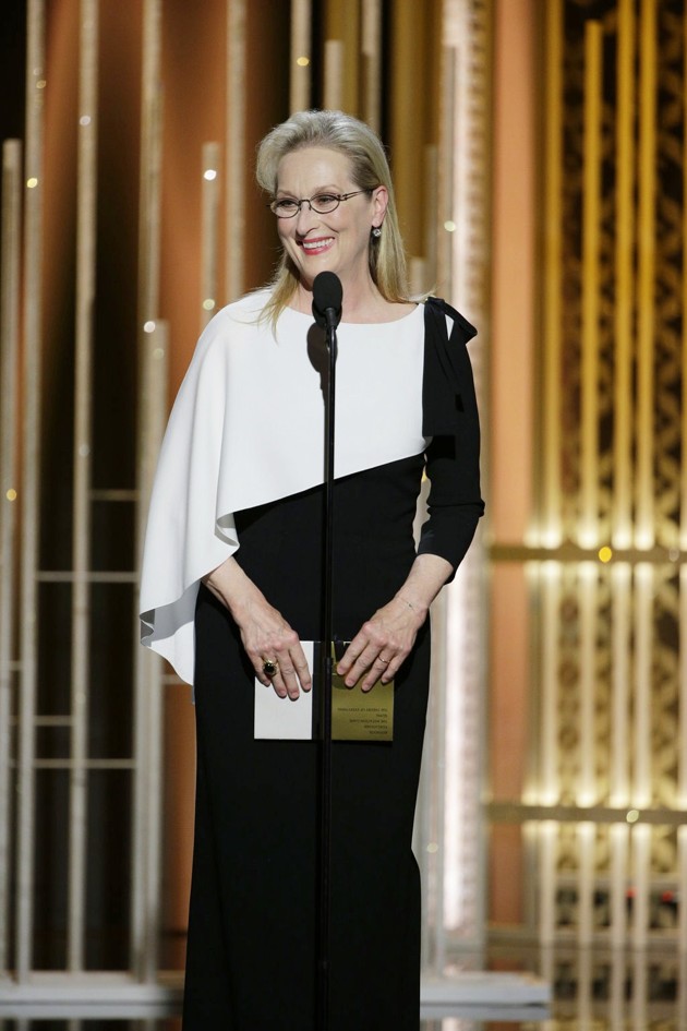 Gambar Foto Meryl Streep di Golden Globe Awards 2015