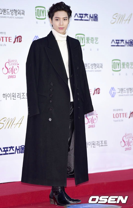 Gambar Foto Taemin SHINee di Red Carpet Seoul Music Awards 2015