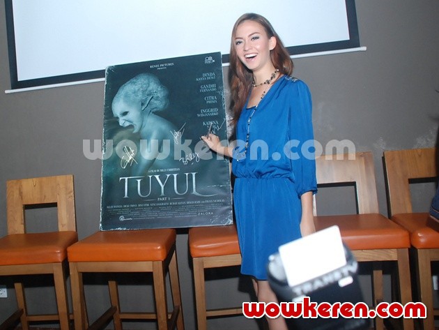 Gambar Foto Karina Nadila di Peluncuran Poster Film 'Tuyul'