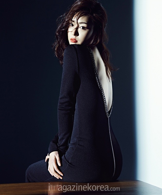 Gambar Foto Lee Yeon Hee di Majalah Harper's Bazaar Edisi Februari 2015