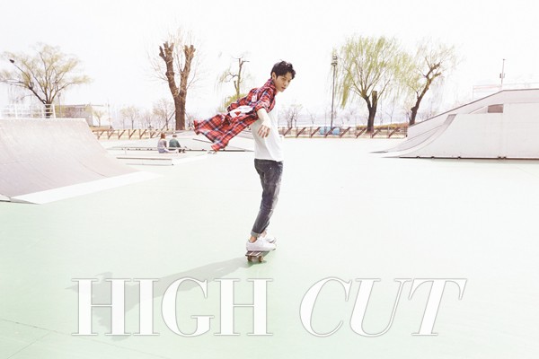 Gambar Foto Jung Joon Young di Majalah High Cut Magazine Vol.148