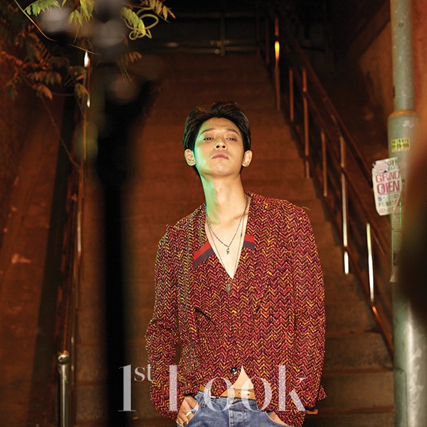 Gambar Foto Jung Joon Young di Majalah 1st Look Vol.92