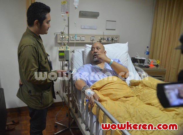 Gambar Foto Indro Warkop Saat Dirawat di Rumah Sakit MMC