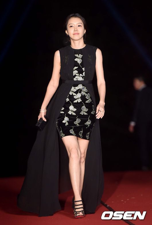 Gambar Foto Chae Jung Ahn di Red Carpet APAN Star Awards