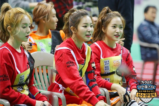 Gambar Foto Red Velvet di 'Idol Star Athletics Championships 2016'