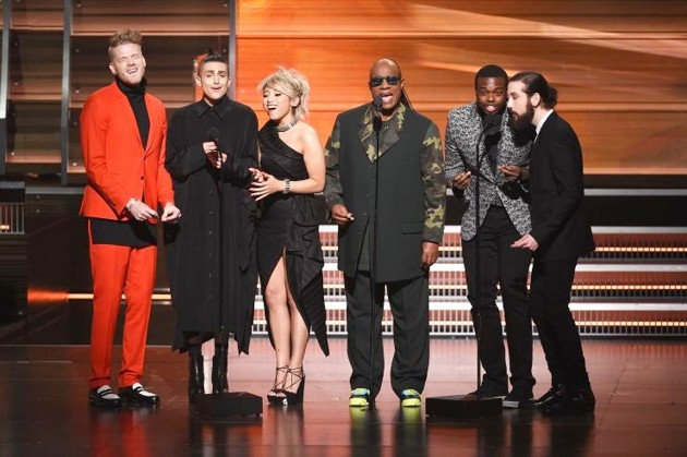 Gambar Foto Penampilan Pentatonix dan Stevie Wonder di Grammy Awards 2016