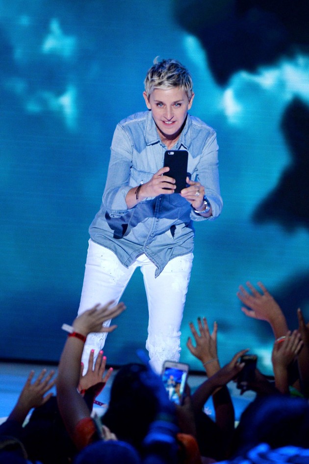 Gambar Foto Ellen DeGeneres di Kids' Choice Awards 2016