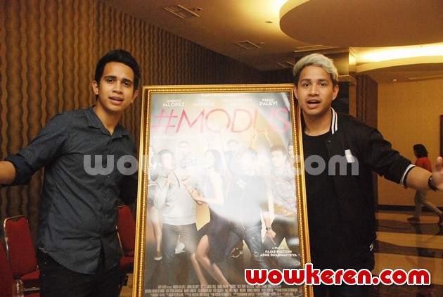 Gambar Foto Andovi dan Jovial da Lopez di Peluncuran Poster Film '#Modus'