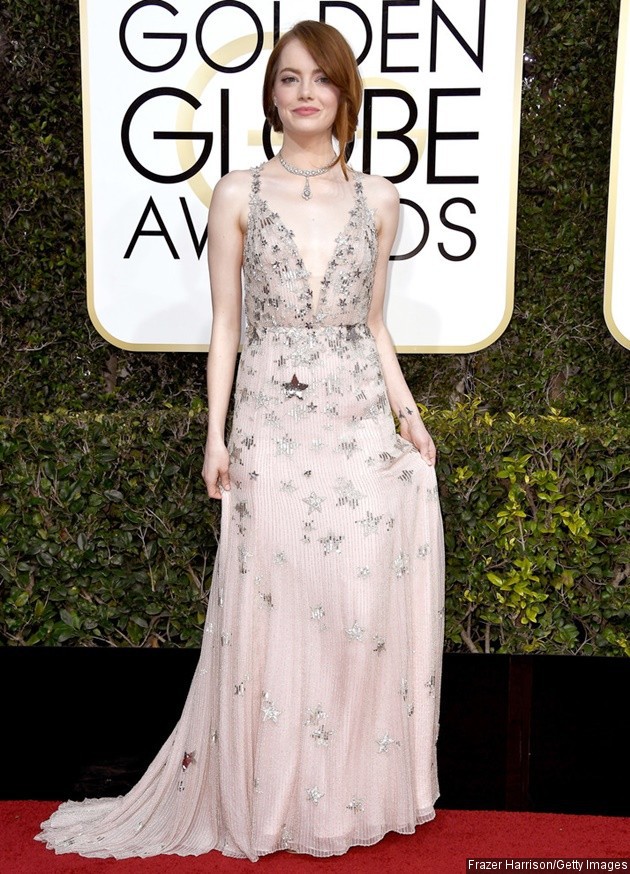 Gambar Foto Emma Stone Tampil Glamor dalam Balutan Gaun Rancangan Valentino