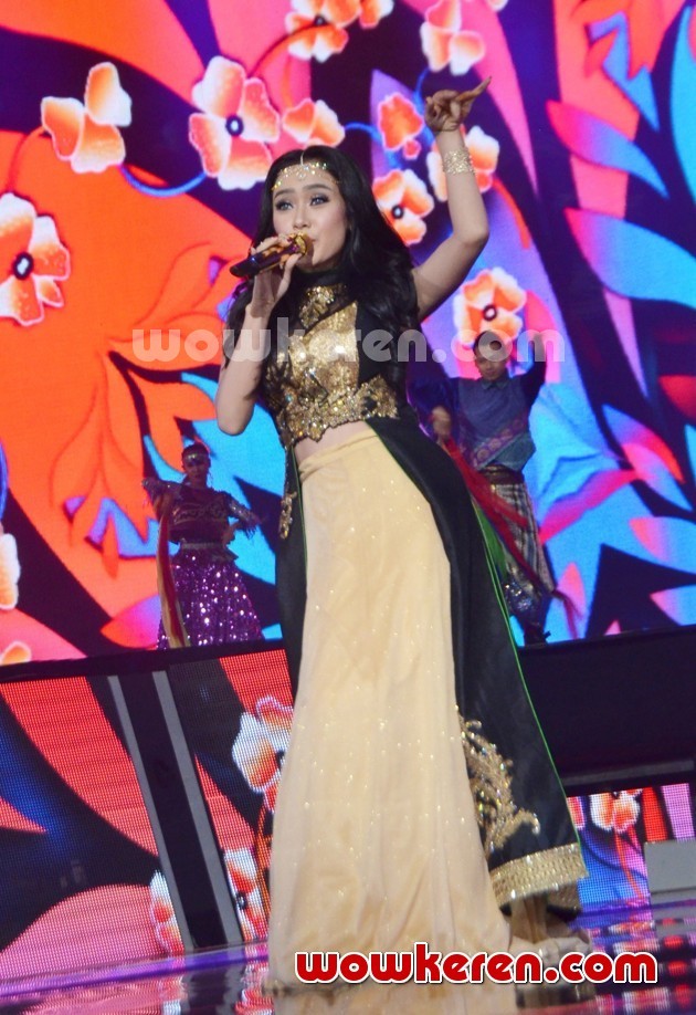 Gambar Foto Cita Citata Saat Nyanyikan Lagu 'Meriang' di Acara HUT Indosiar ke-22