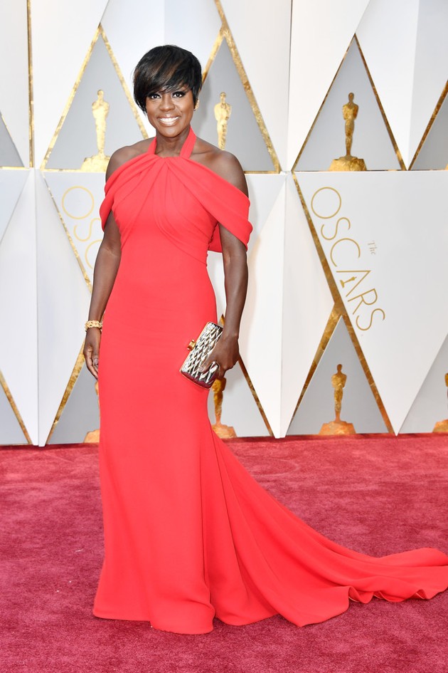 Gambar Foto Viola Davis di Red Carpet Oscar 2017