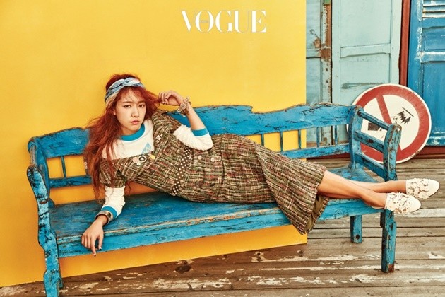 Gambar Foto Park Shin Hye di Majalah Vogue Edisi November 2016