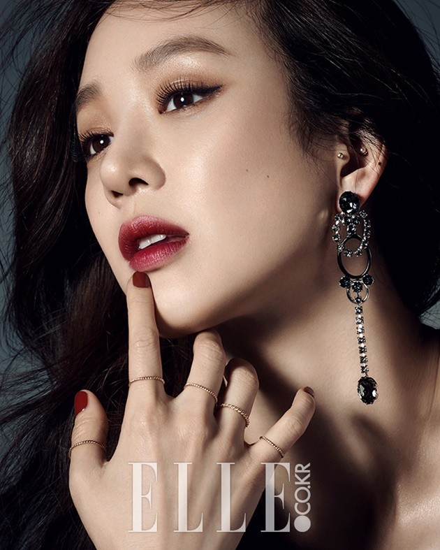 Gambar Foto Jung Ryeo Won di Majalah Elle Edisi November 2016