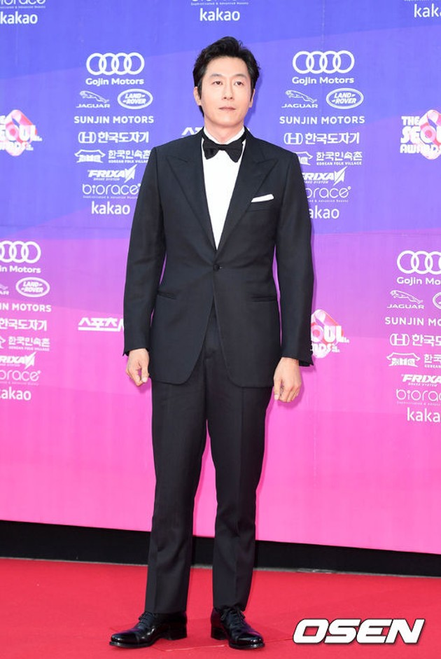 Gambar Foto Kim Joo Hyuk di Red Carpet Seoul Awards 2017