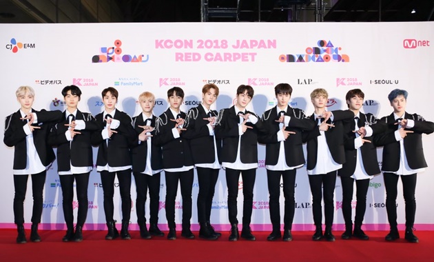 Gambar Foto The Boyz di Red Carpet KCON Jepang 2018