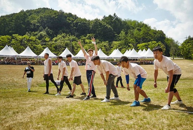 Gambar Foto Jaehyun NCT mengikuti lomba lari di SMTOWN Workshop Pyeongchang 2018.
