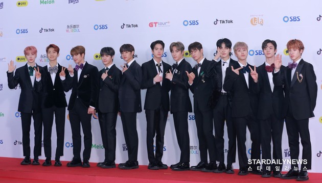 Gambar Foto The Boyz di Red Carpet SBS Gayo Daejun 2018