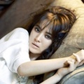 Song Hye Kyo jepretan fotografer top Paolo Roversi di majalah Vogue Korea