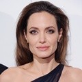 Angelina Jolie Menghadiri Premier Film 'In the Land of Blood and Honey'