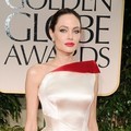 Angelina Jolie di Red Carpet Golden Globes 2012